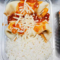 Arroz branco, panqueca frango P