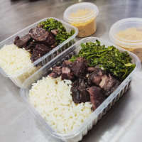 Arroz branco, feijoada e couve P